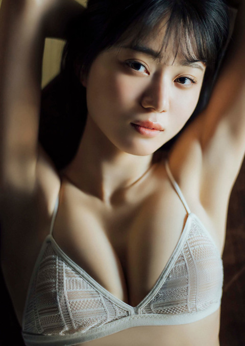 いけちゃんSTRiKE!水着写真集「MOMENT IN YOUR LIFE」