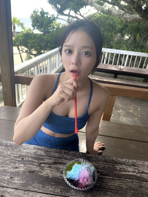 齊藤なぎさ1st写真集『なぎさ』初水着姿カット