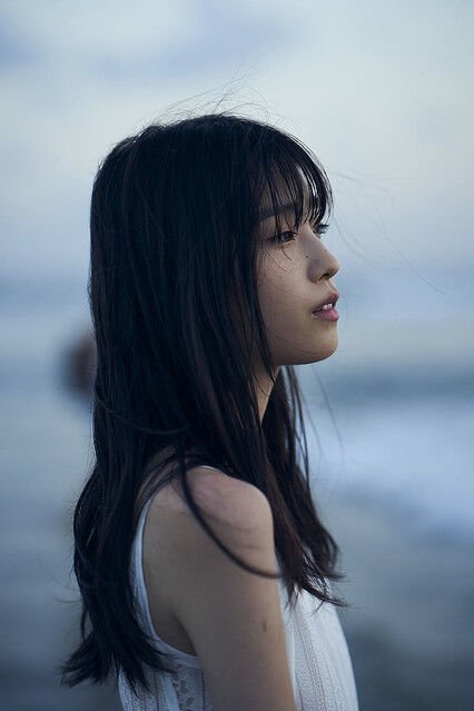 髙橋ひかるファースト写真集「WATERFALL」