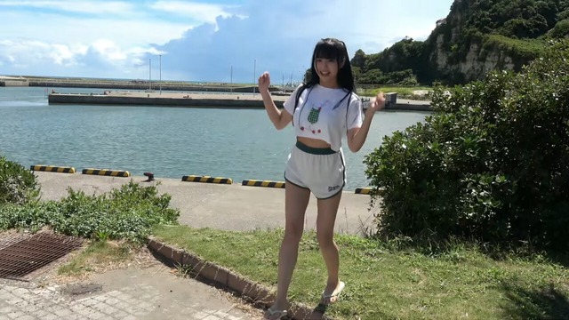 杏仁みるヤンマガ初水着グラビアメイキング (3)