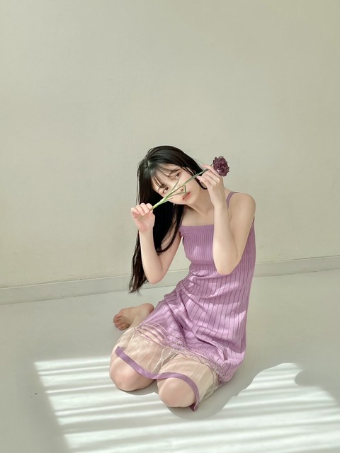 乃木坂46久保史緒里「WHITE graph」グラビア