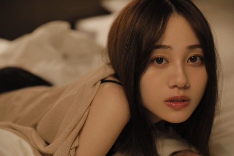 声優伊藤美来の最新写真集『Sheer』
