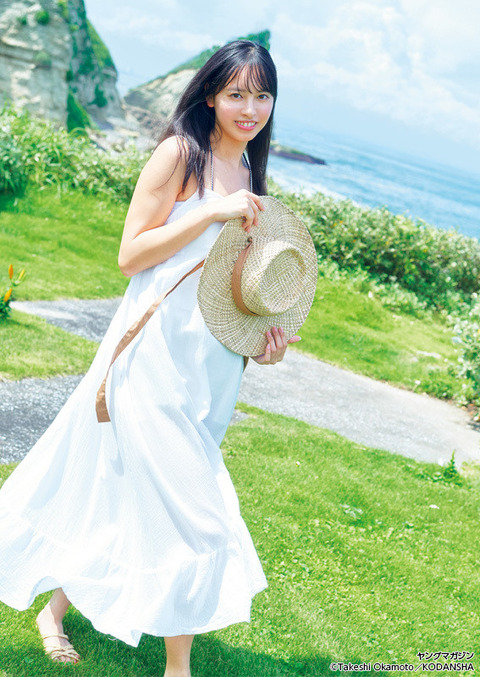 大槻りこスタイル抜群水着グラビア