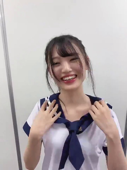 新澤菜央のネクタイ結べない動画 (6)
