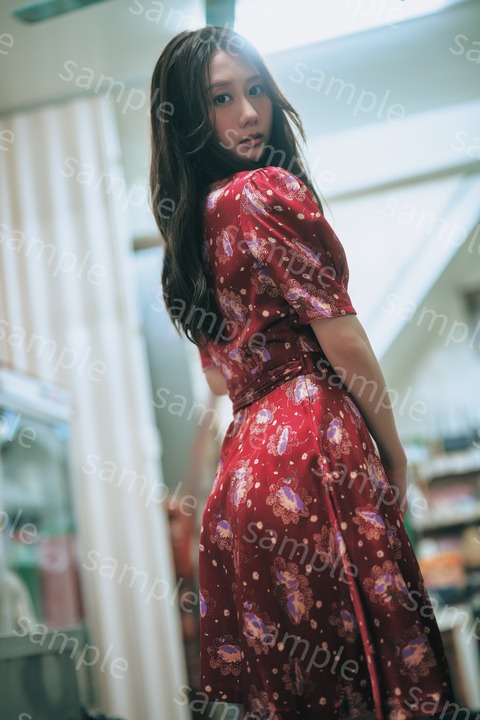 古畑奈和2nd写真集「知らない私」ポストカード3