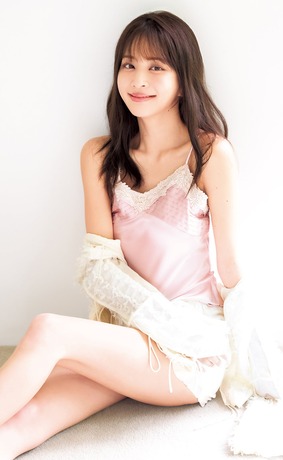 沖田愛加アナヤンジャン美脚グラビア