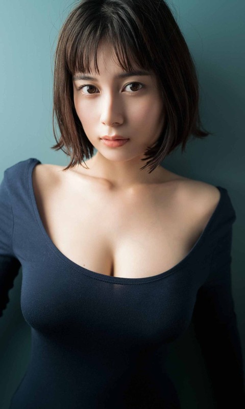 大久保桜子週プレ巨乳水着グラビア