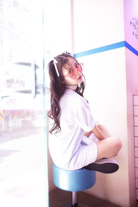 上坂すみれ写真集「すみれいろ」