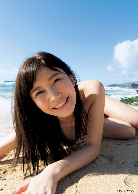 小倉優香ヤンマガGカップ水着グラビア