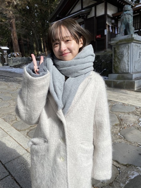 日向坂46影山優佳1st写真集先行カット