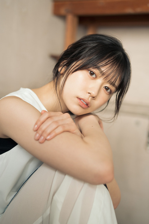日向坂46丹生明里グラビア
