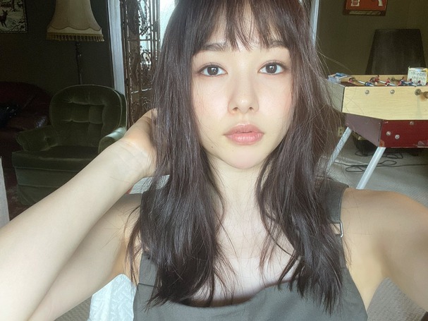 桜井日奈子2022カレンダーブック