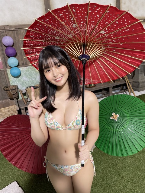 頓知気さきなヤンジャン水着グラビア