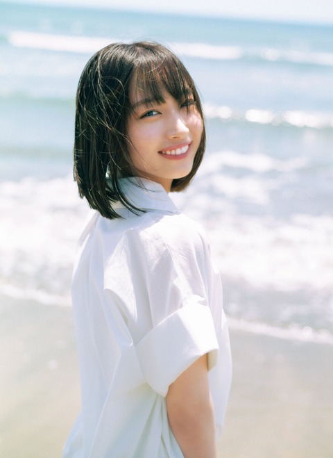 日向坂46大野愛実「週刊少年マガジン」初グラビア