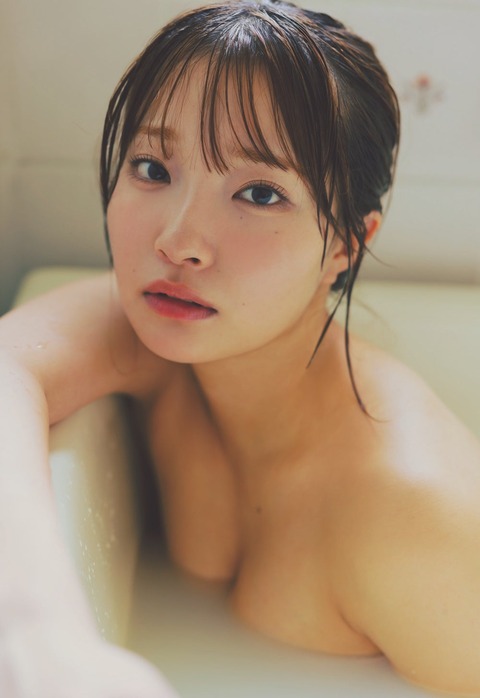 里仲菜月
