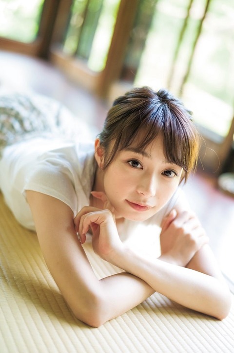 宇垣美里グラビア