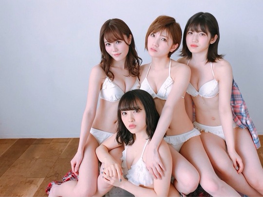AKB48岡田奈々セクシーBOMB水着グラビア