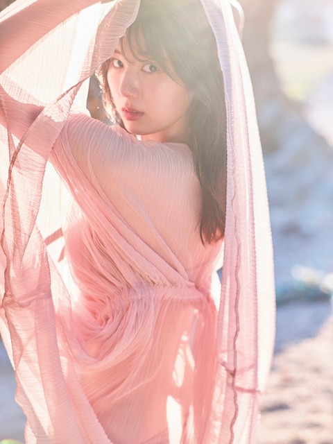 SKE48菅原茉椰1st写真集「シャッターチャンス」