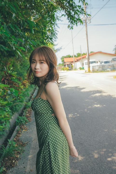 秋元真夏フォトブック『淡淡』