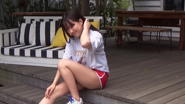 新人女優の市原菜夏ヤンマガ初グラビア (12)