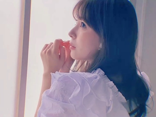宮崎理奈2022年カレンダー下着姿
