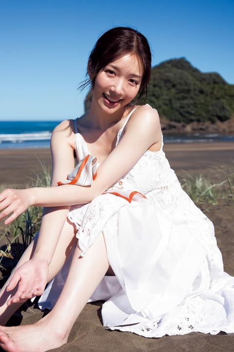 刈川くるみアナ1st写真集