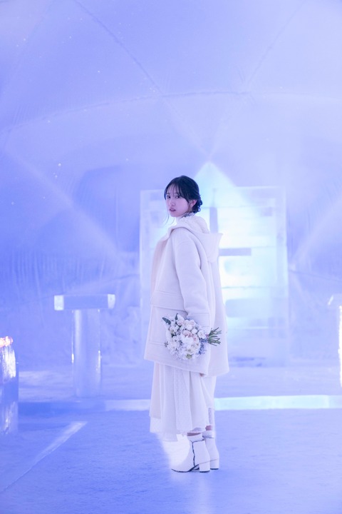 日向坂46金村美玖1st水着写真集先行カット
