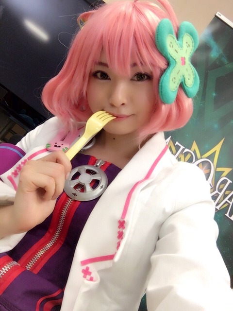 井澤詩織SEXYコスプレ