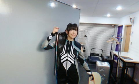声優の小岩井ことりがスタイル抜群