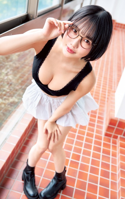 小倉あずさヤンジャンHカップ水着グラビア
