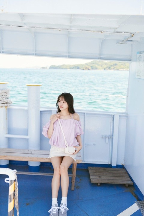 STU48中村舞1st写真集ランジェリーカット