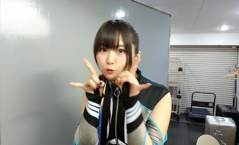 声優の小岩井ことりがスタイル抜群