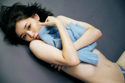 江野沢愛美週プレ下着グラビア