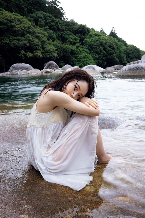 モー娘。森戸知沙希水着写真集