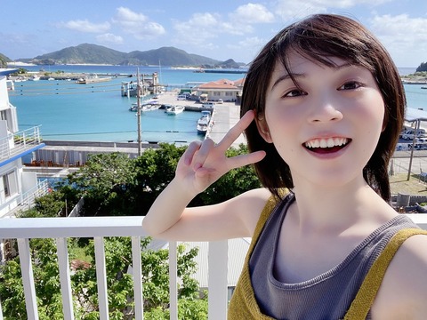 中島由貴の写真集「スケッチブック」