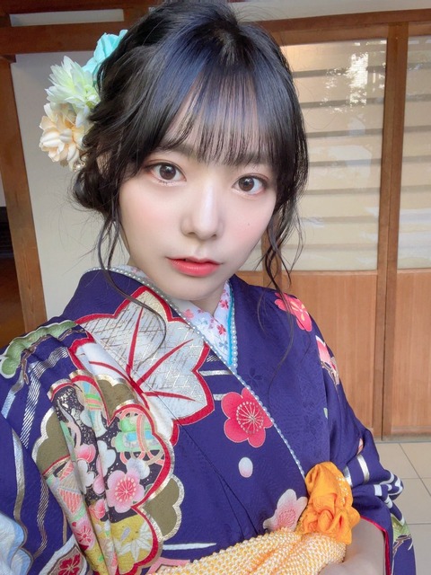 NMB48イ・シヨン振袖写真