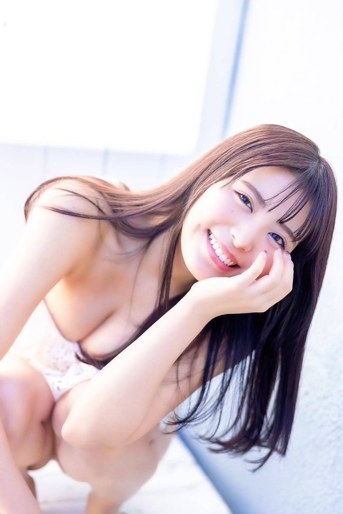 竹内花Eカップ水着グラビア