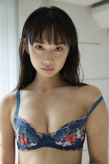 相沢菜々子2nd水着グラビアDVD「ザワイズム」 