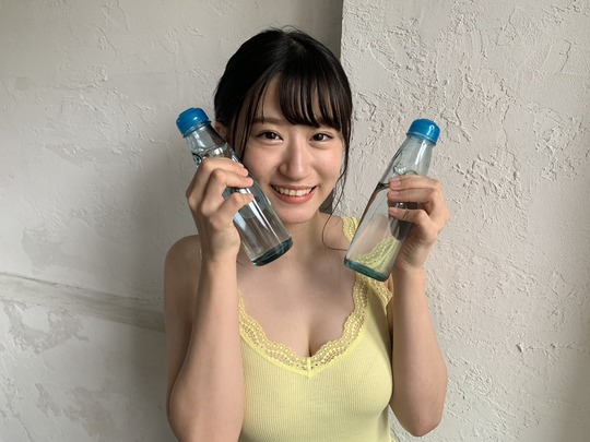 NMB上西怜の過激水着グラビアオフショット