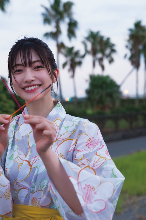 櫻坂46大園玲1st写真集「半分光、半分影」4