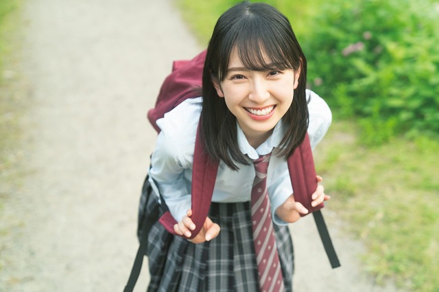 日向坂46金村美玖1st水着写真集先行カット