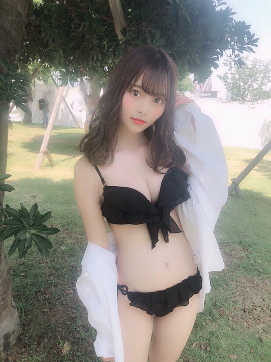 青木りさ水着グラビアオフショット