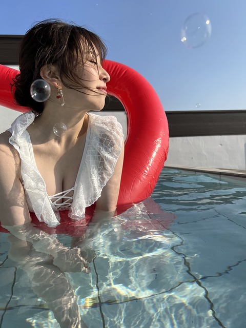 中冨杏子 大人の妄トレ写真集 あんこの間違い探し