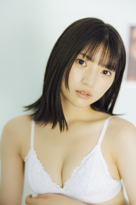 姫野ひなのヤングチャンピオン水着グラビア