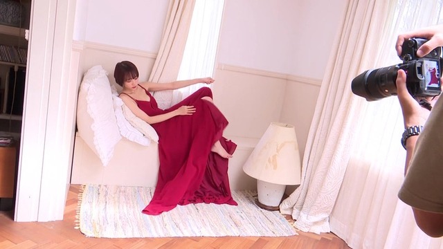 岡田紗佳Gカップ水着グラビアDVD「Secret trip」