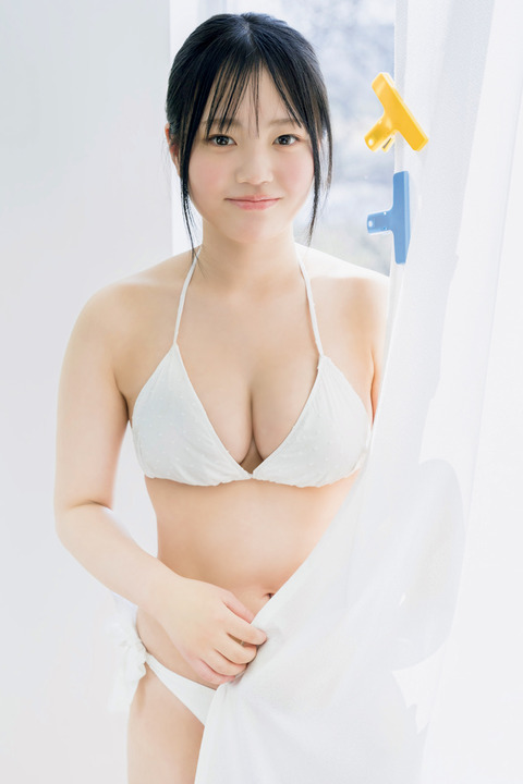現役女子高生 鈴原すずFLASH水着グラビア