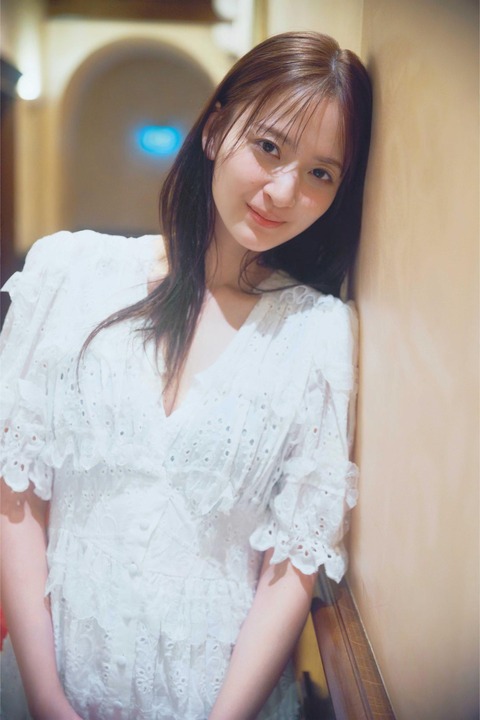 乃木坂46金川紗耶1st写真集2