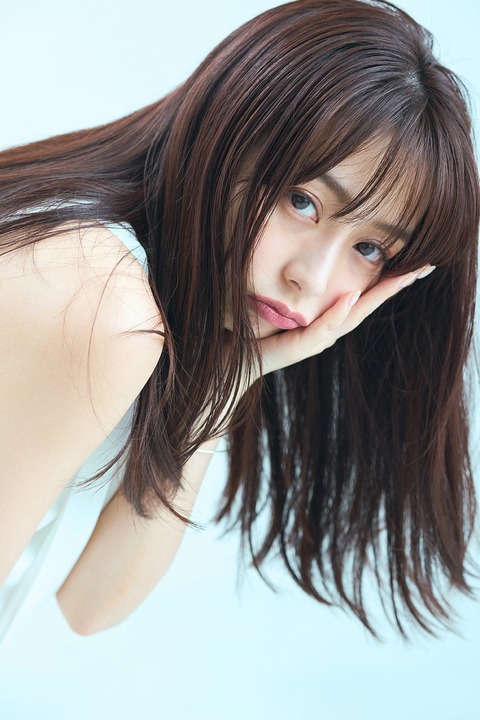 宇垣美里の週刊少年マガジングラビア