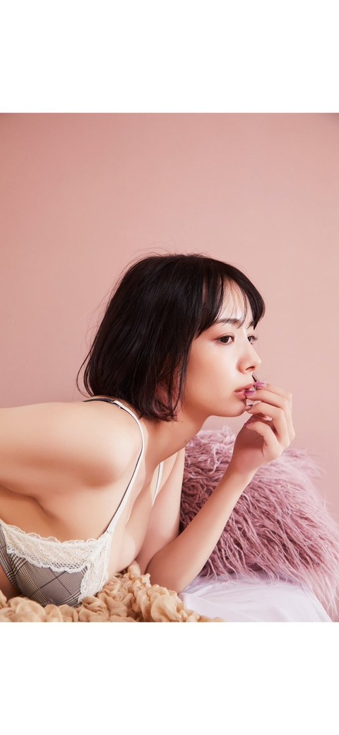 岡田紗佳Gカップランジェリー姿グラビア