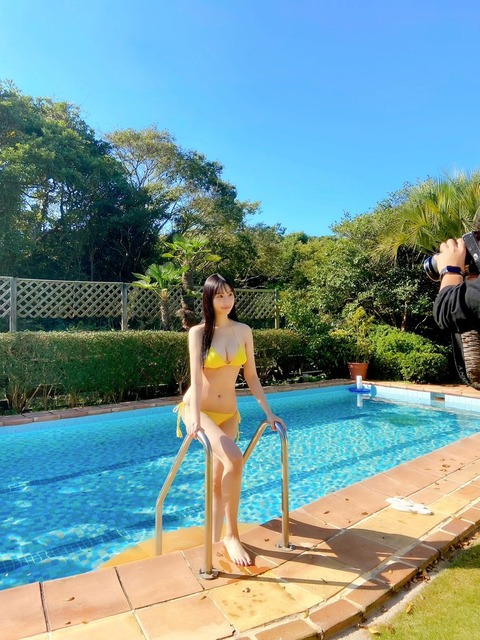 現役JD林凛水着グラビア